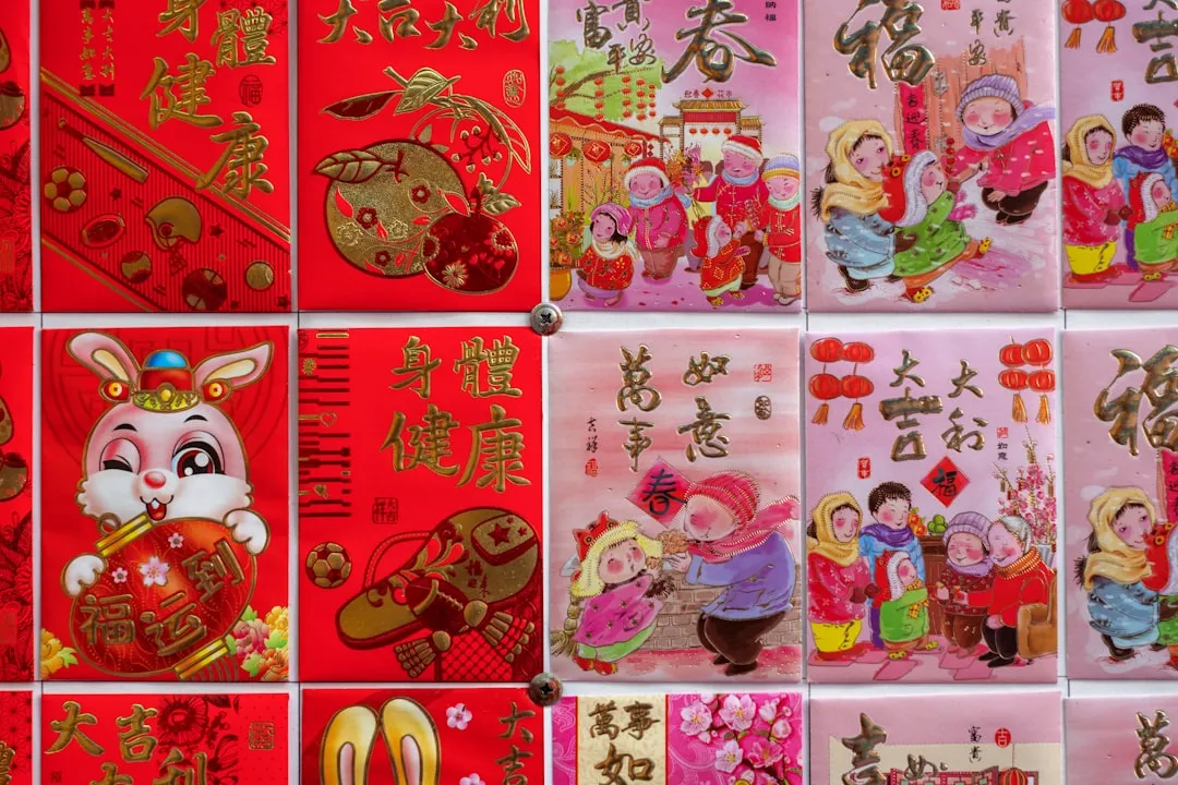 a bunch of cards with chinese characters on them