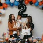 toddler birthday gift two year old - photo par Helena Lopes