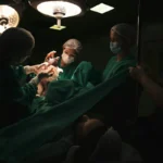 birthing center maternity home midwife newborn - photo par Hannah Barata