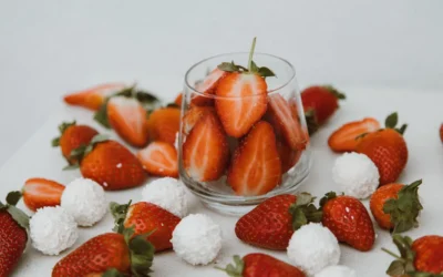 strawberry mascarpone dessert glass speculoos - photo par ROMAN ODINTSOV