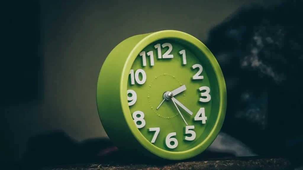 round green clock